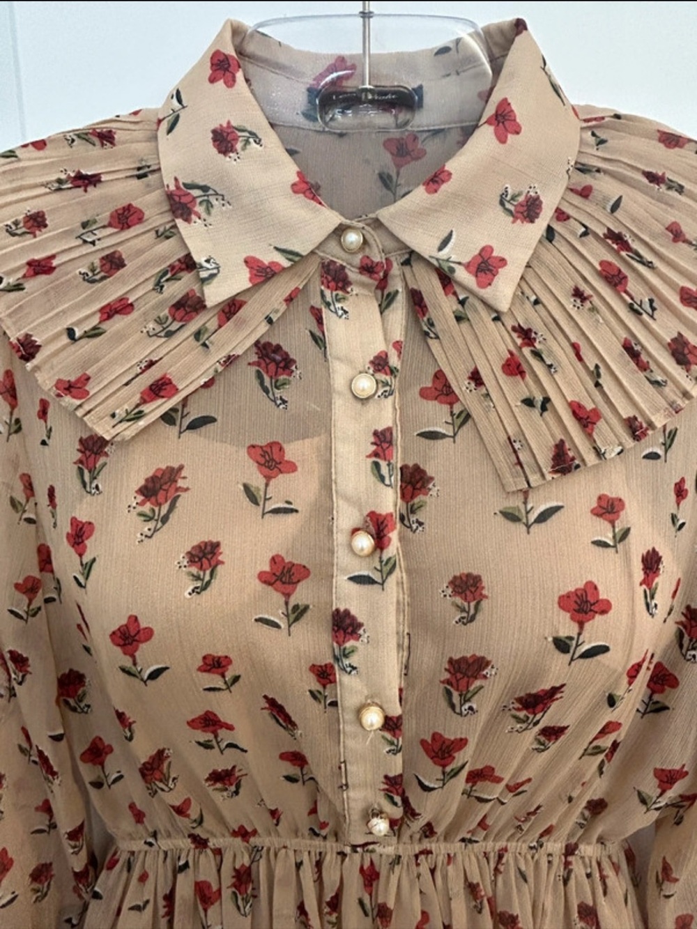 Lea & Viola Beige Floral Pleated-Collar Blouse with Pearl Buttons NWT